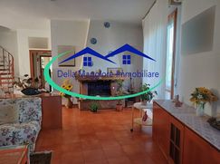 Casa Bi/Trifamiliare in Residenziale