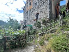 Casa Bi/Trifamiliare in Residenziale