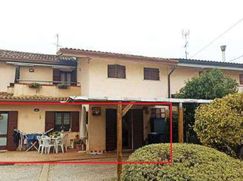 Casa Bi/Trifamiliare in Residenziale