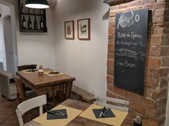 Attività/Licenza (con o senza mura) in Commerciale