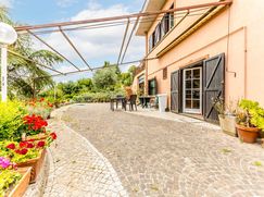 Casa Bi/Trifamiliare in Residenziale