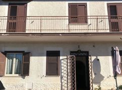 Casa Bi/Trifamiliare in Residenziale