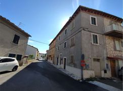 Casa Bi/Trifamiliare in Residenziale