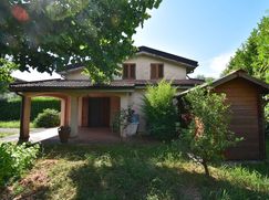 Casa Bi/Trifamiliare in Residenziale