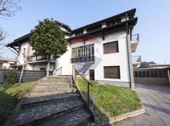 Casa Bi/Trifamiliare in Residenziale