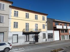 Casa Bi/Trifamiliare in Residenziale