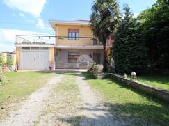 Casa Bi/Trifamiliare in Residenziale