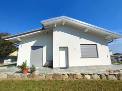 Casa Bi/Trifamiliare in Residenziale
