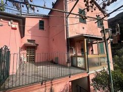 Casa Bi/Trifamiliare in Residenziale