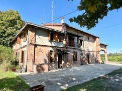 Casa Bi/Trifamiliare in Residenziale