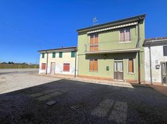 Casa Bi/Trifamiliare in Residenziale