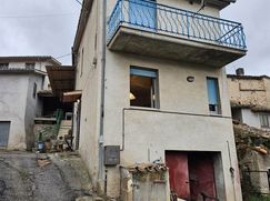 Casa Bi/Trifamiliare in Residenziale