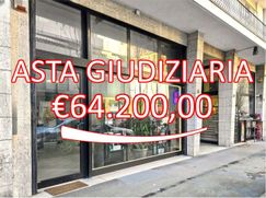 Negozio/Locale commerciale in Commerciale