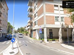 Negozio/Locale commerciale in Commerciale