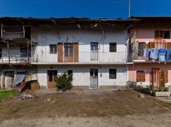 Casa Bi/Trifamiliare in Residenziale