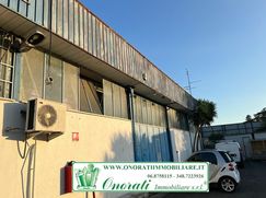 Negozio/Locale commerciale in Commerciale