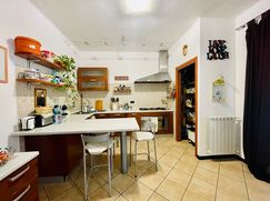 Casa Bi/Trifamiliare in Residenziale