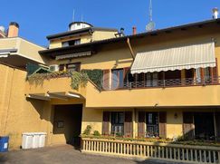 Casa Bi/Trifamiliare in Residenziale