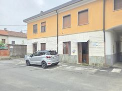 Casa Bi/Trifamiliare in Residenziale