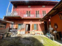Casa Bi/Trifamiliare in Residenziale
