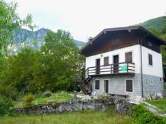 Casa Bi/Trifamiliare in Residenziale