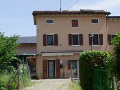 Casa Bi/Trifamiliare in Residenziale