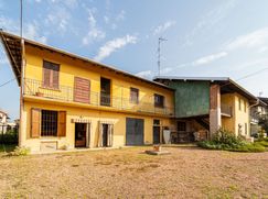 Casa Bi/Trifamiliare in Residenziale