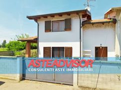 Casa Bi/Trifamiliare in Residenziale