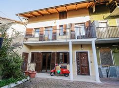 Casa Bi/Trifamiliare in Residenziale