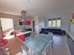 Casa Bi/Trifamiliare in Residenziale