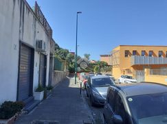 Negozio/Locale commerciale in Commerciale