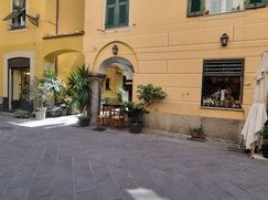 Negozio/Locale commerciale in Commerciale