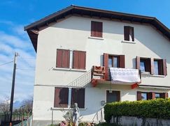 Casa Bi/Trifamiliare in Residenziale