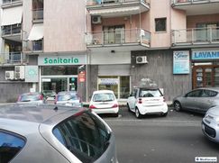 Negozio/Locale commerciale in Commerciale