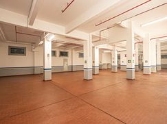 Negozio/Locale commerciale in Commerciale