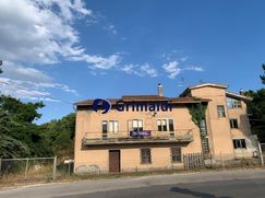 Casa Bi/Trifamiliare in Residenziale
