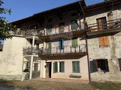 Casa Bi/Trifamiliare in Residenziale