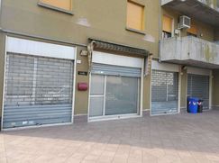 Negozio/Locale commerciale in Commerciale