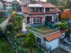 Casa Bi/Trifamiliare in Residenziale