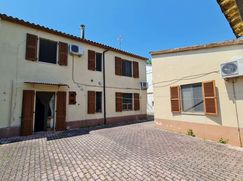 Casa Bi/Trifamiliare in Residenziale