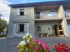 Casa Bi/Trifamiliare in Residenziale