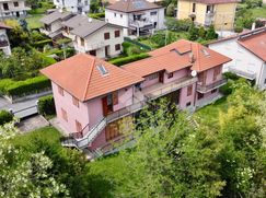 Casa Bi/Trifamiliare in Residenziale