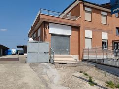 Negozio/Locale commerciale in Commerciale