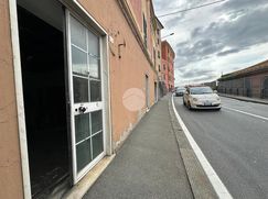 Negozio/Locale commerciale in Commerciale