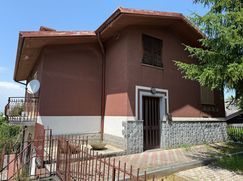 Casa Bi/Trifamiliare in Residenziale