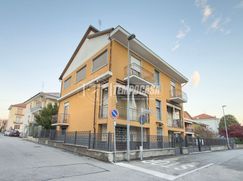Casa Bi/Trifamiliare in Residenziale