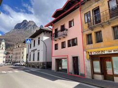 Casa Bi/Trifamiliare in Residenziale