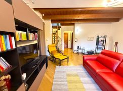 Casa Bi/Trifamiliare in Residenziale