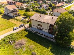Casa Bi/Trifamiliare in Residenziale