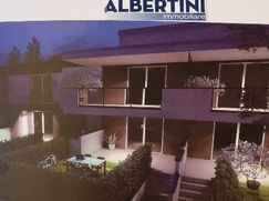 Casa Bi/Trifamiliare in Residenziale